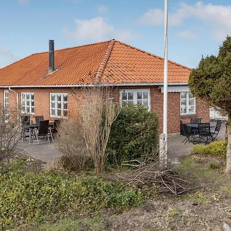 3 Bedroom Gorgeous In Holiday home